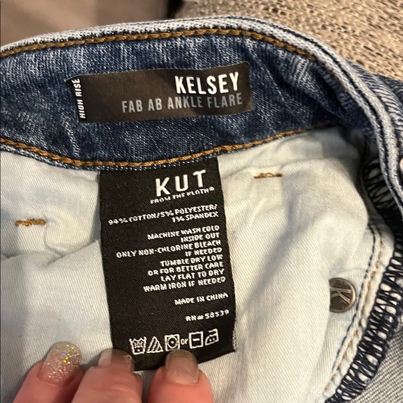 Kut From the Kloth Kelsey Fab Ab Ankle Flare Jeans - Picture 5 of 6